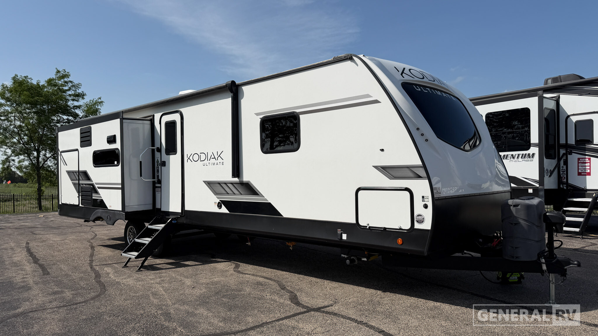 2023 Dutchmen Kodiak Ultimate 3221RLSL in huntley IL