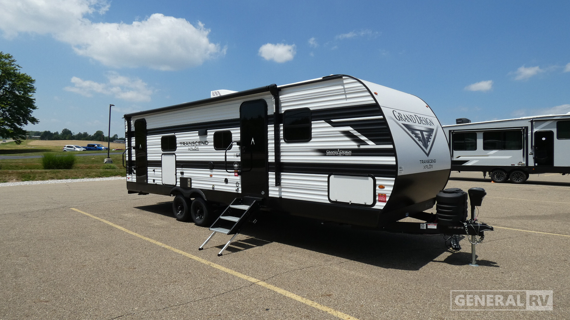 2027 Grand Design Transcend Xplor 27DBX in north canton OH