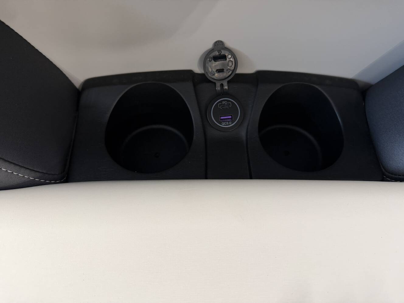 A photo of this 2025 Sylvan L5