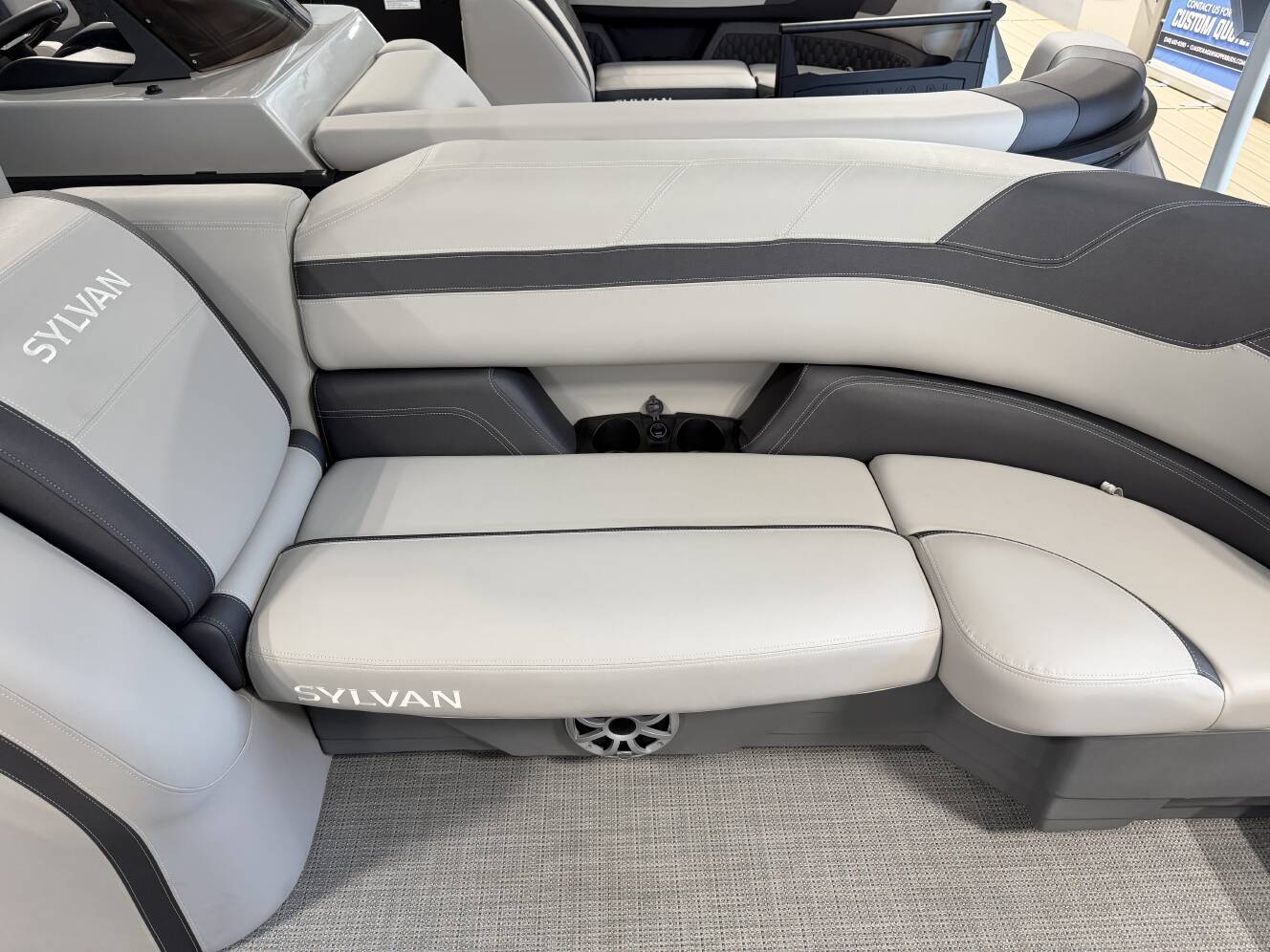 A photo of this 2025 Sylvan L5