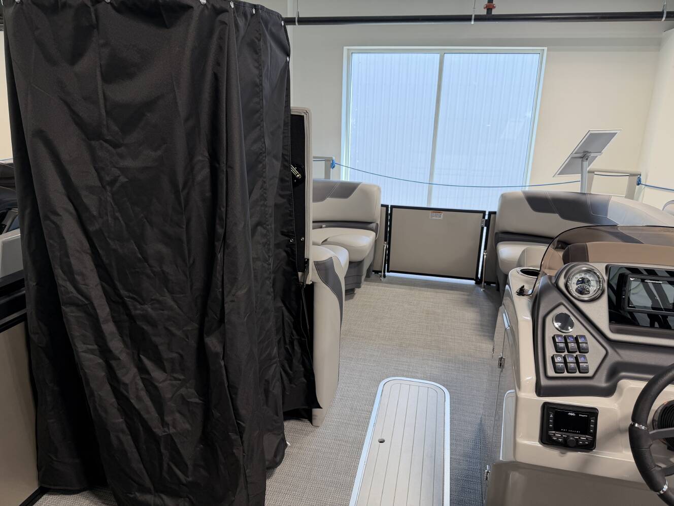 A photo of this 2025 Sylvan L5