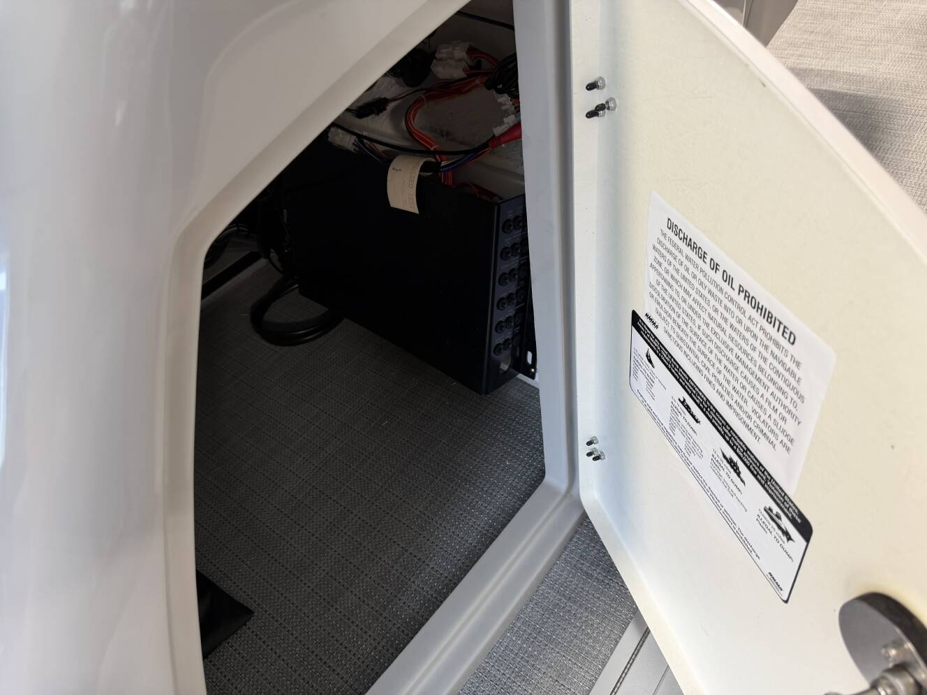 A photo of this 2025 Sylvan L5