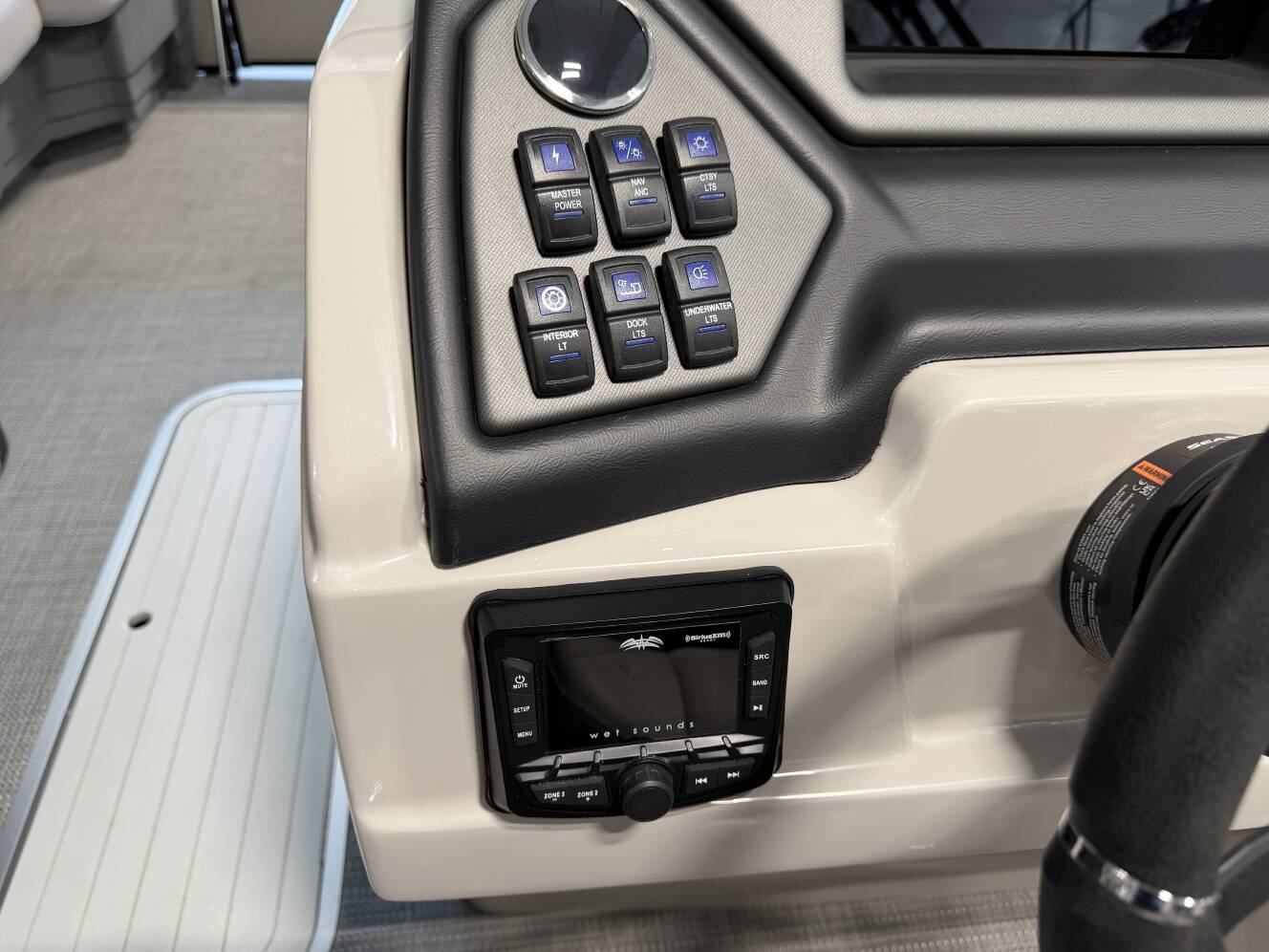 A photo of this 2025 Sylvan L5