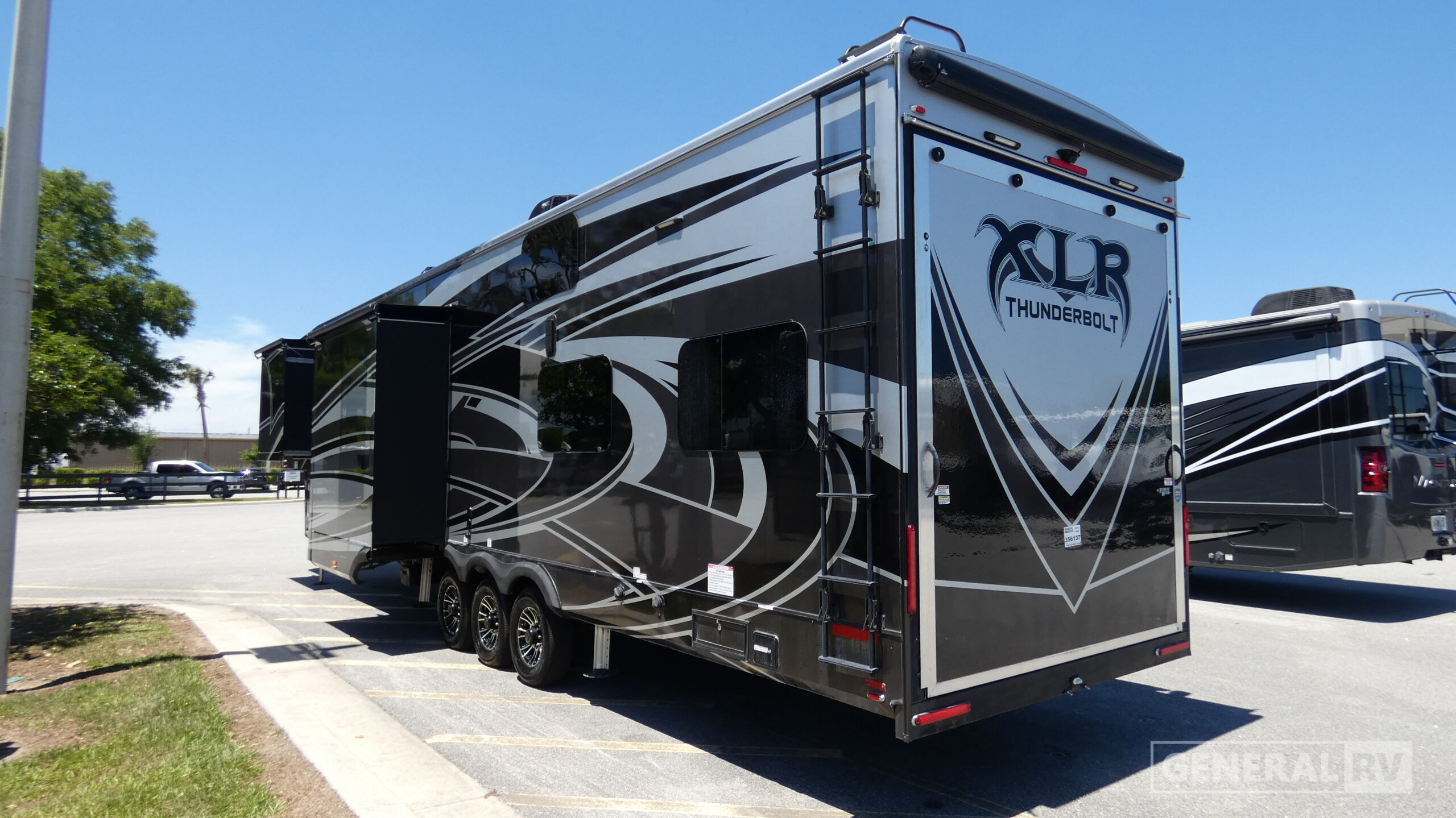 2018 Forest River XLR Thunderbolt 375AMP in ocala FL