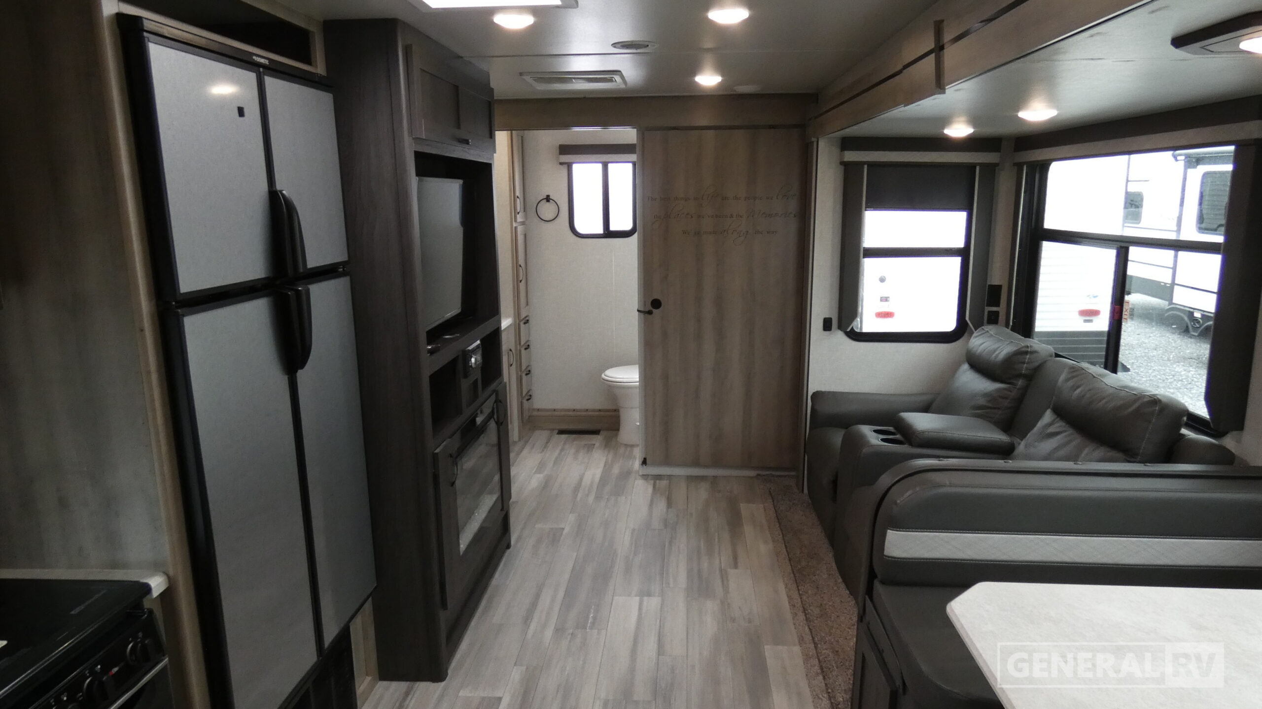 2021 Winnebago VOYAGE 2831RB in elizabetown PA