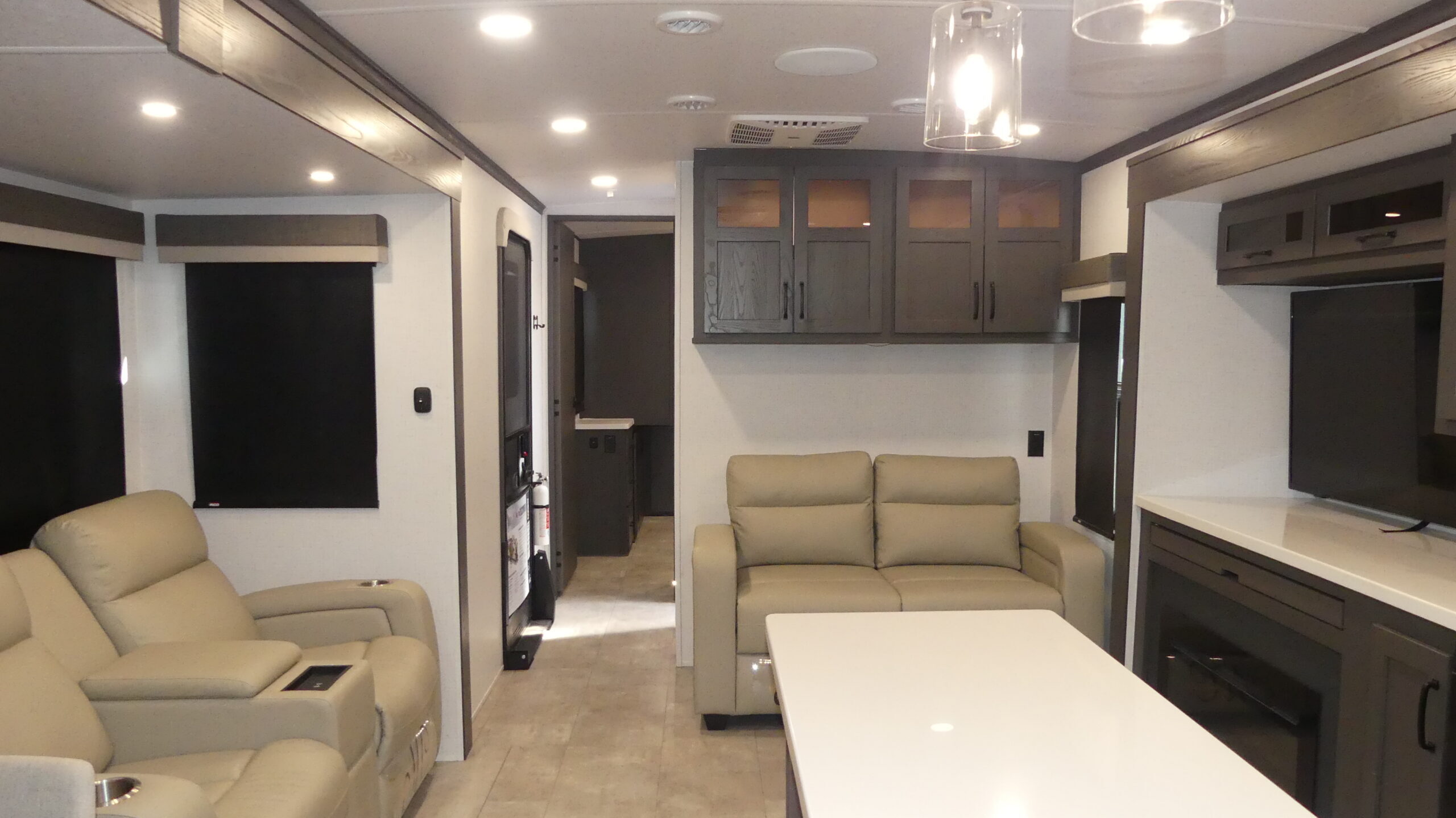 2025 Forest River ROCKWOOD SIGNATURE 8339FK in dover FL