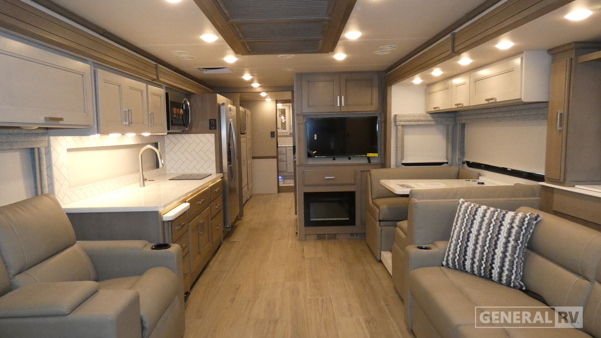 2026 Thor Motor Coach ARIA 3901 in wixom MI