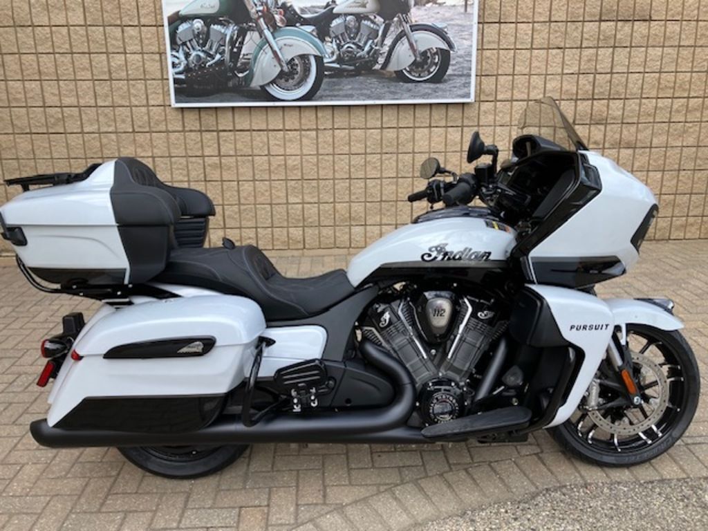 2026 Indian Motorcycle® Pursuit® Dark Horse® 112 Ghost White Metallic with Bl DARK HORSE in Clinton Twp, MI