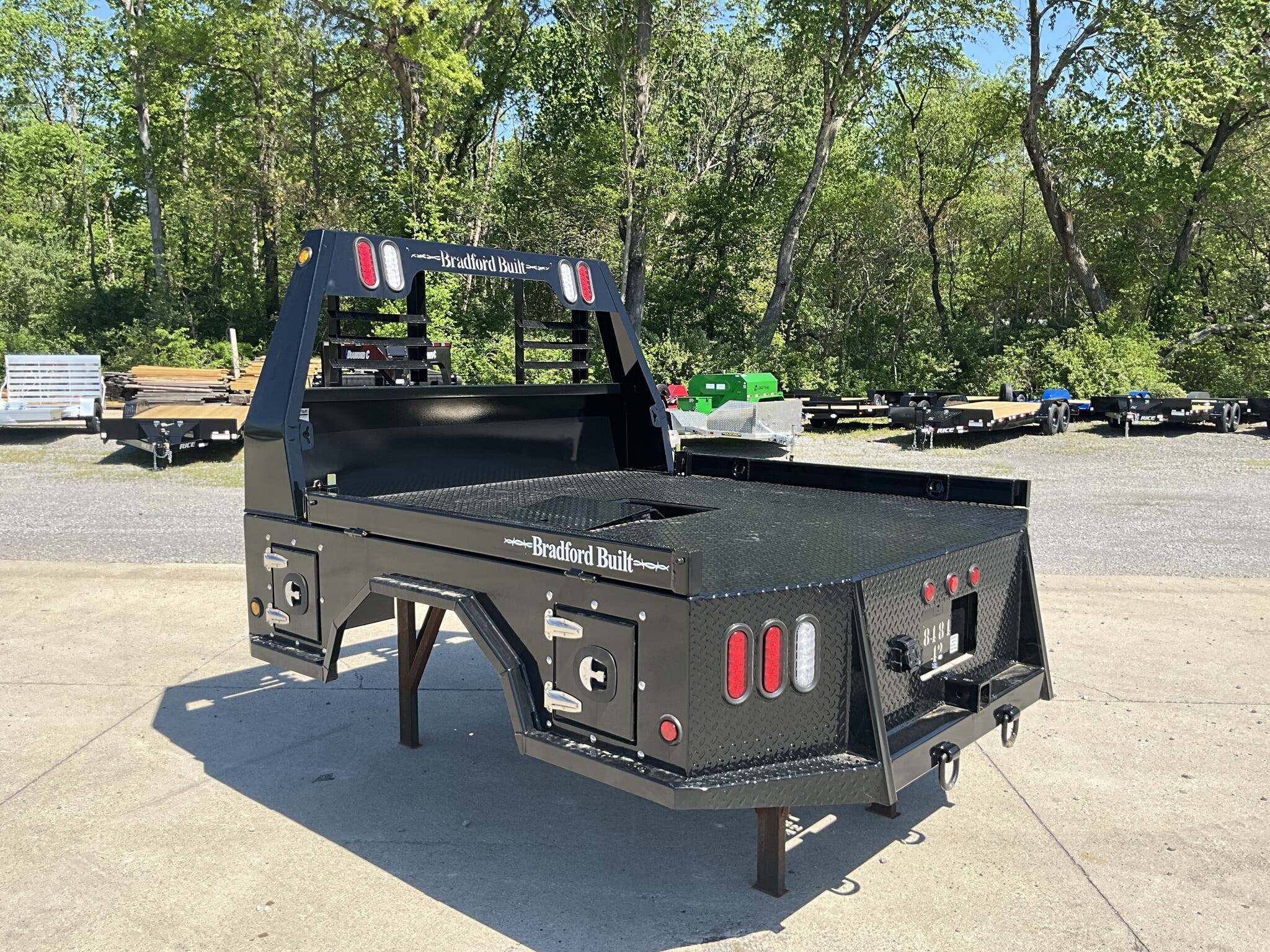 Bradford Built BB-4BOX-84-84-42 7 SNGL WHL SHORTBED CHEVY in Mount Vernon, IL