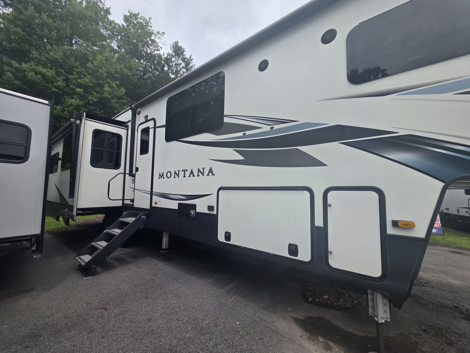 2021 Keystone Montana 3813MS in carrollton VA