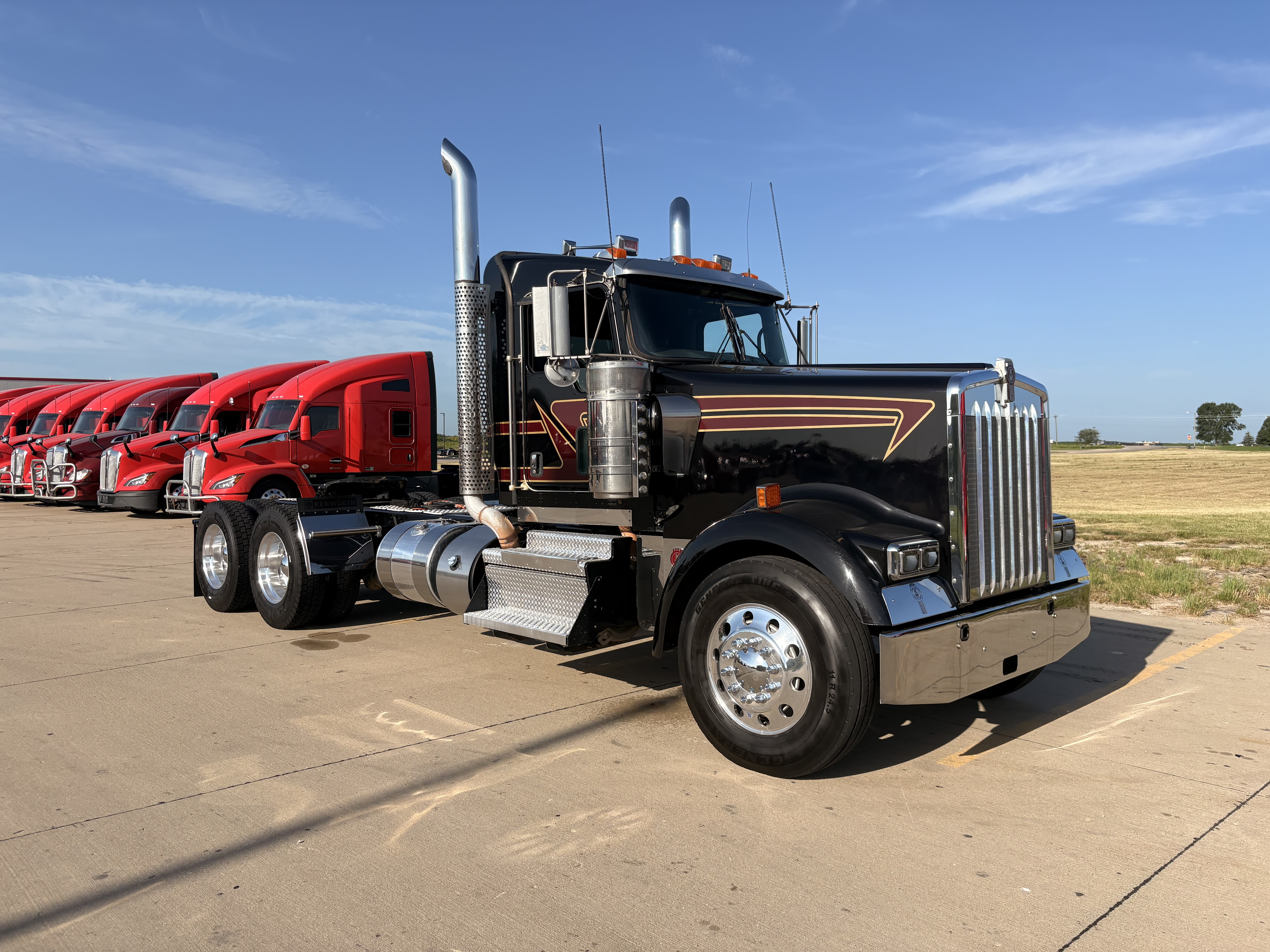 2021 KENWORTH W900L in Cedar Rapids, IA