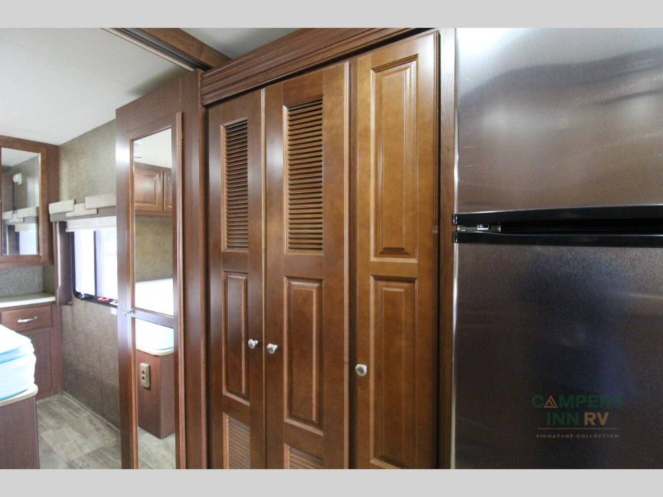A photo of this 2015 Thor Motor Coach Palazzo 33.2