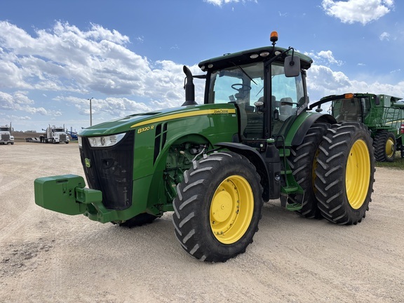 John Deere 8320R in Lanark, IL