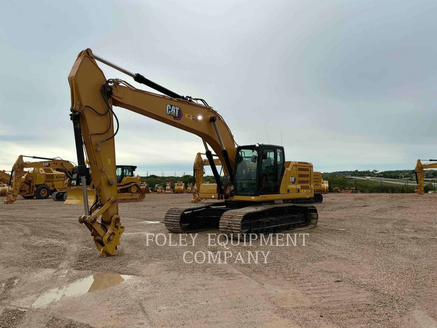 2022 CAT 330GC-0710 in Topeka, KS