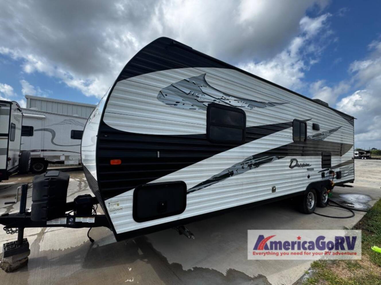 A photo of this 2022 Chinook DREAM D260BH