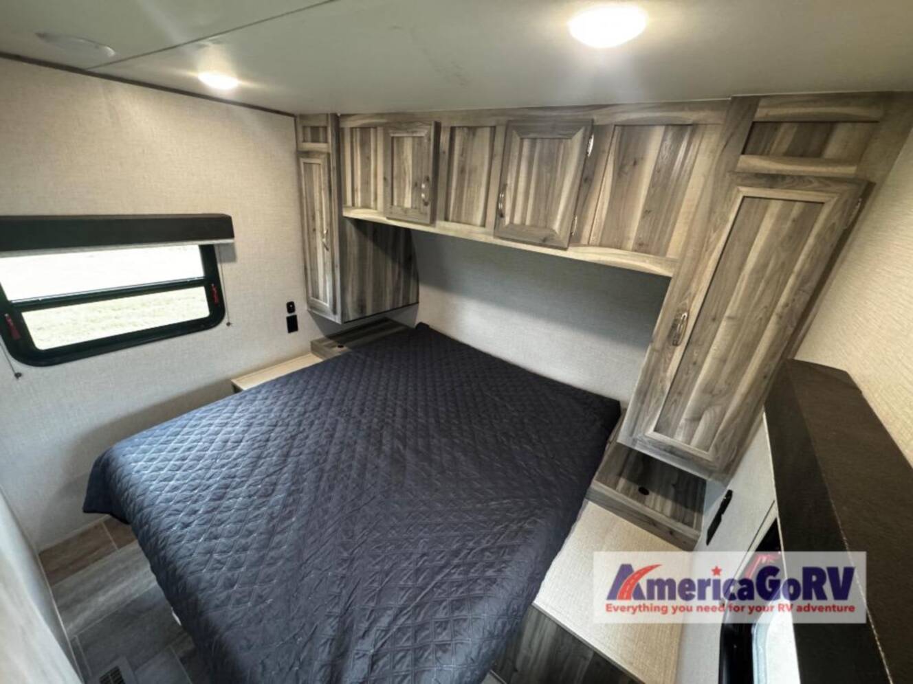 A photo of this 2022 Chinook DREAM D260BH