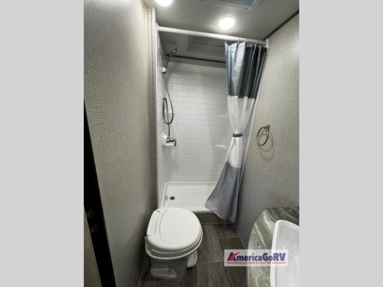 A photo of this 2022 Chinook DREAM D260BH