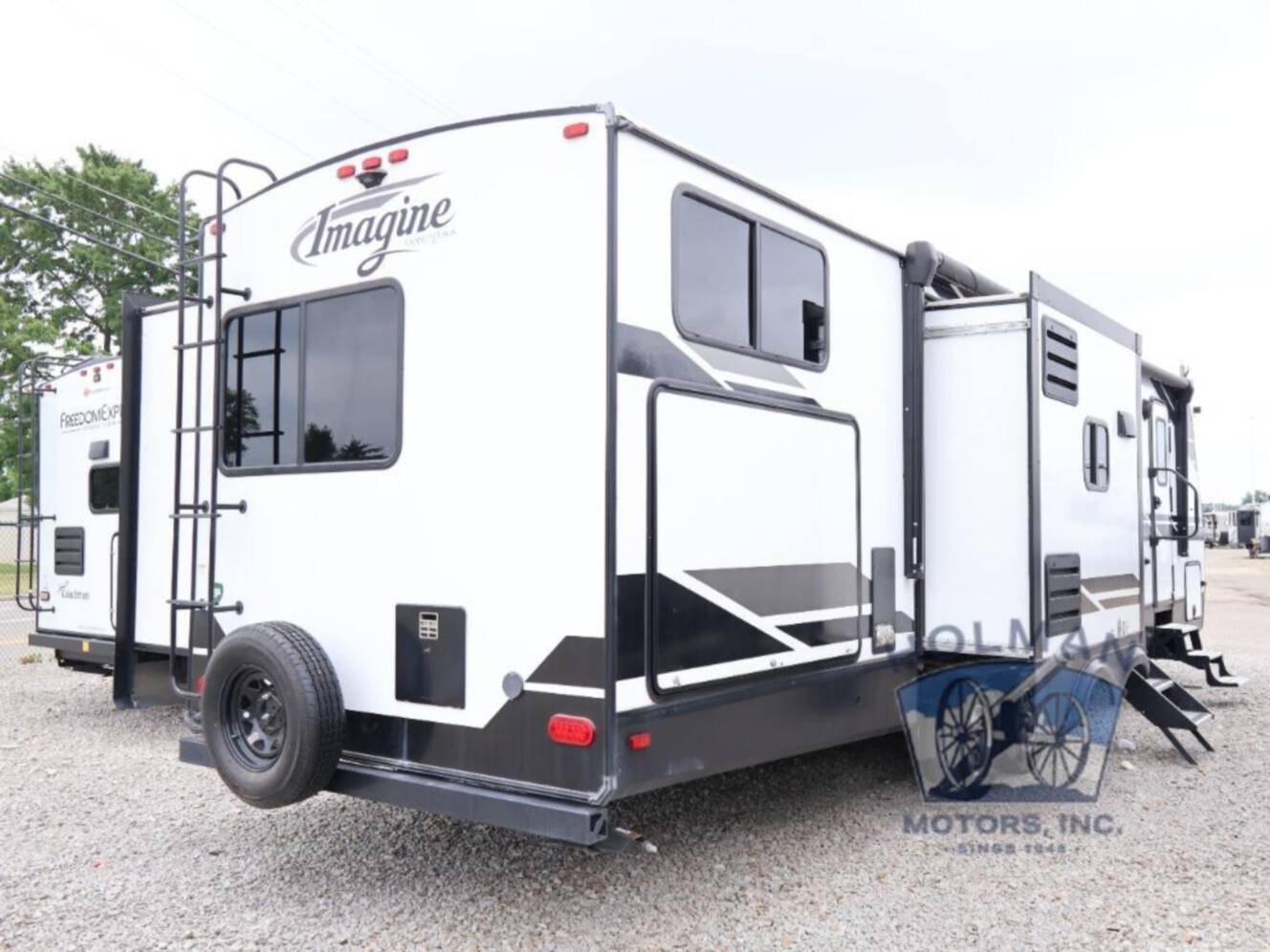 A photo of this 2022 Grand Design Imagine 3250BH