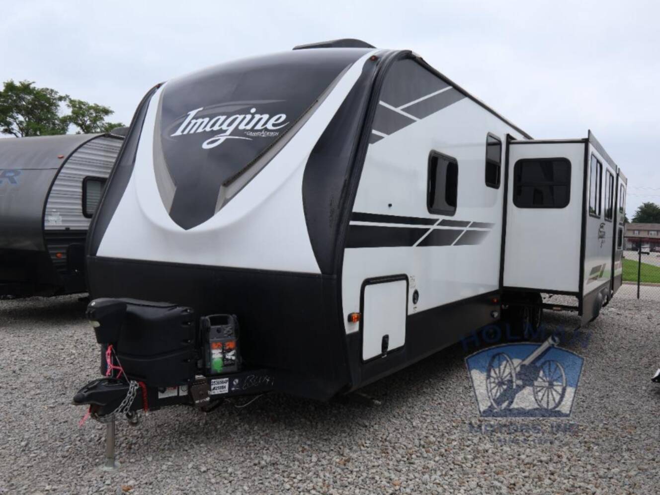 A photo of this 2022 Grand Design Imagine 3250BH