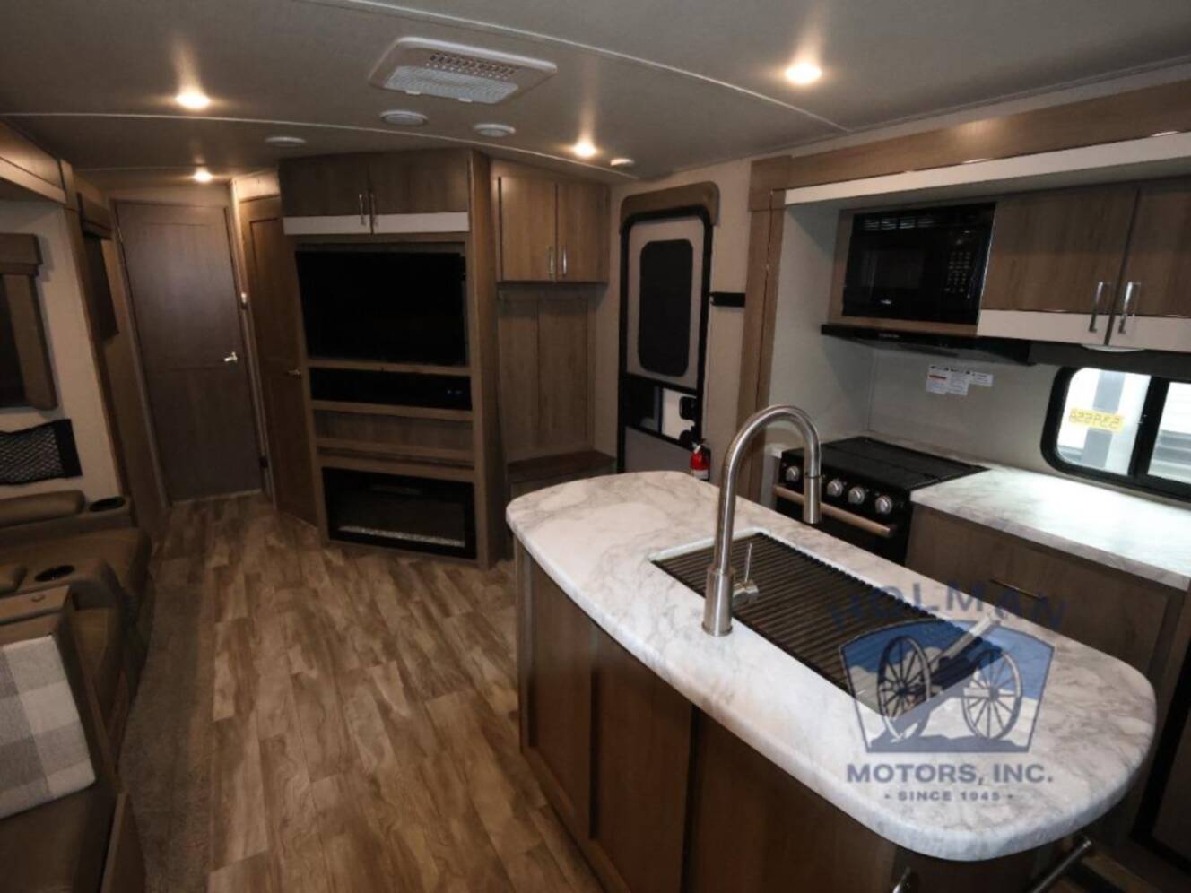 A photo of this 2022 Grand Design Imagine 3250BH