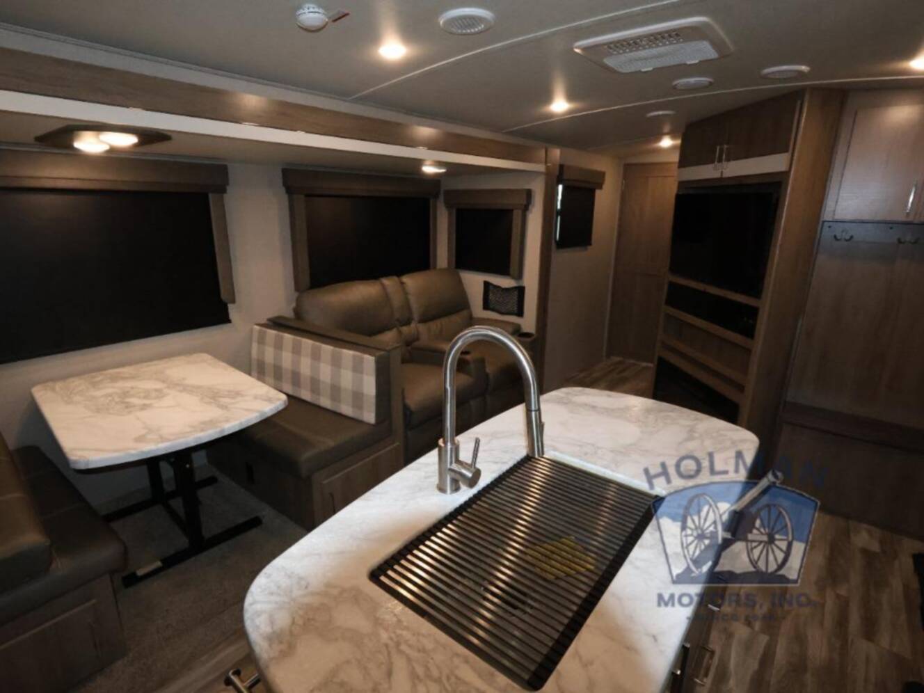 A photo of this 2022 Grand Design Imagine 3250BH