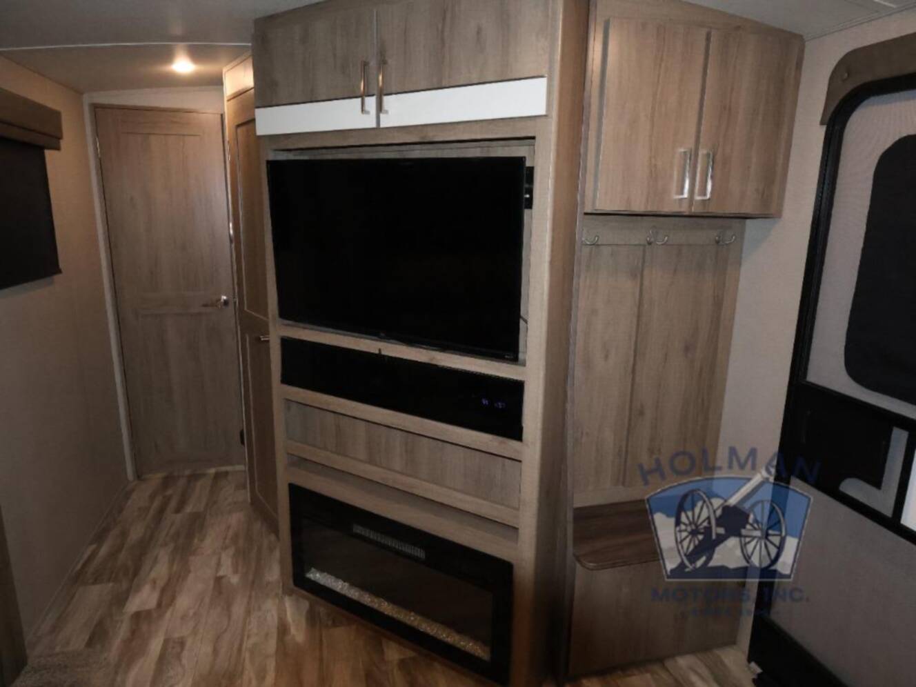 A photo of this 2022 Grand Design Imagine 3250BH