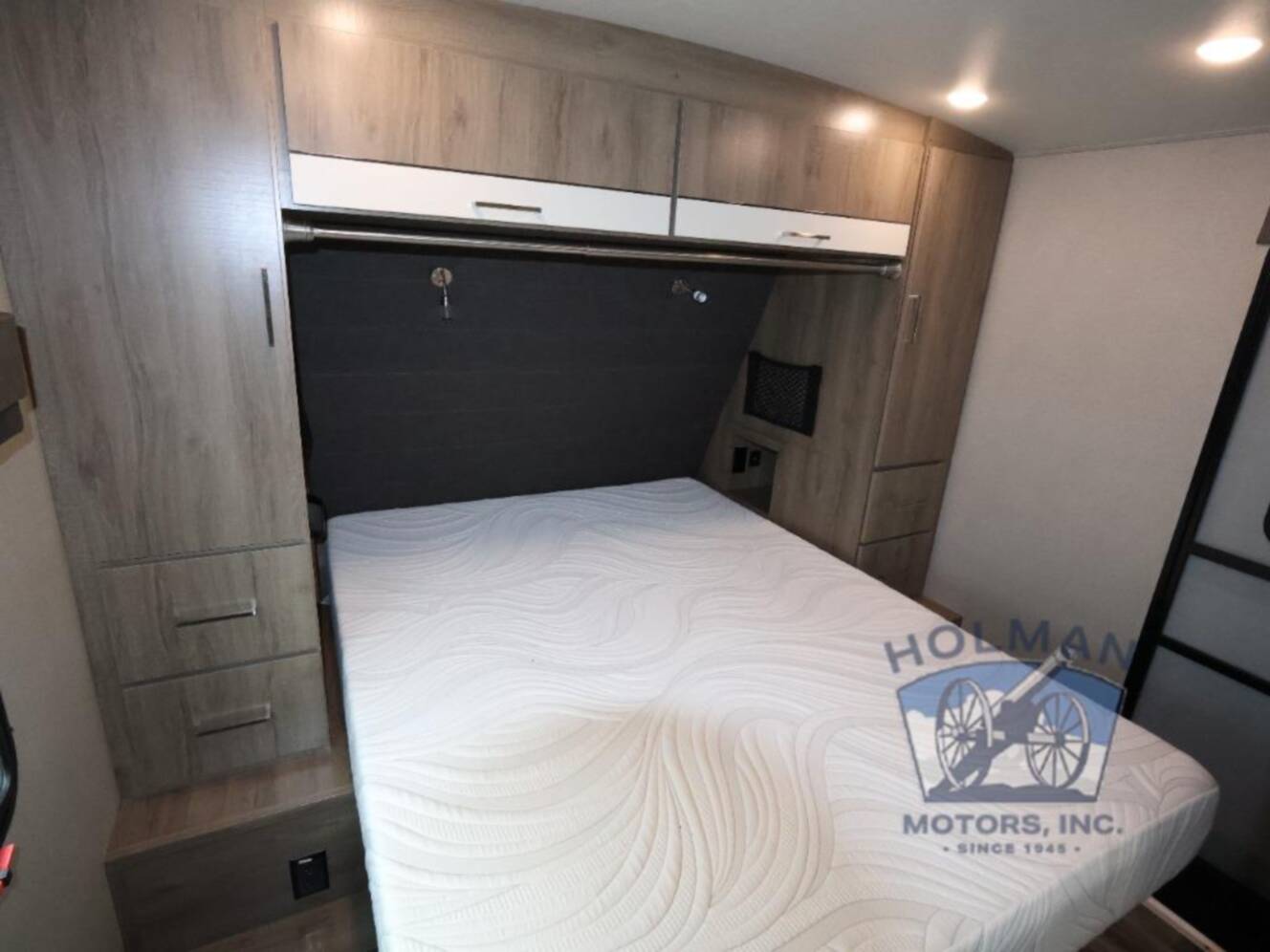 A photo of this 2022 Grand Design Imagine 3250BH