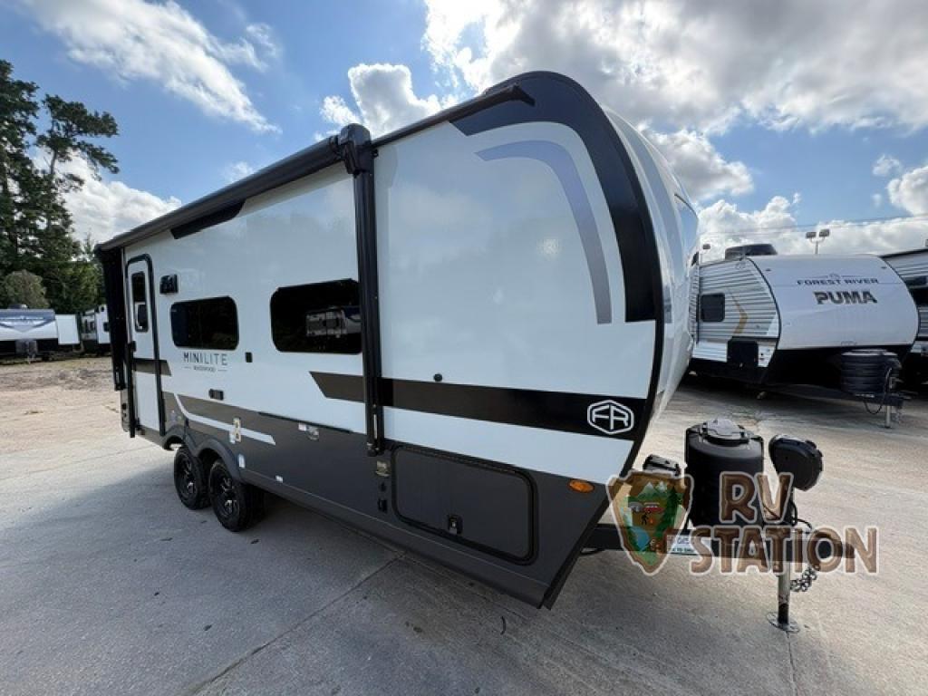 2027 Forest River Rv Rockwood Mini Lite 2109S in cleveland TX