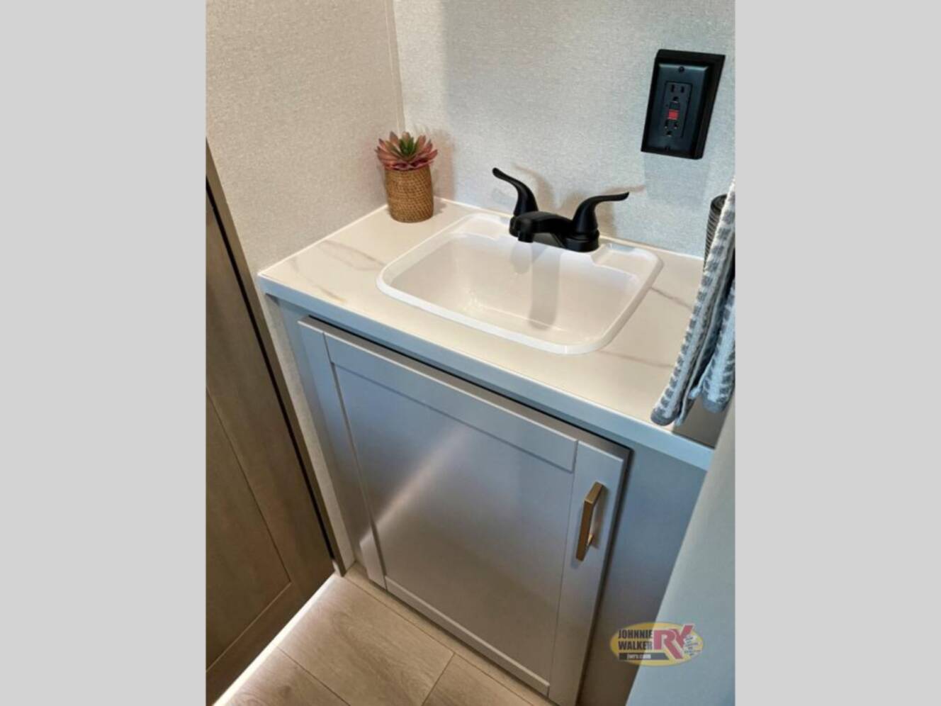 A photo of this 2027 Jayco Jay Flight SLX 260BHW