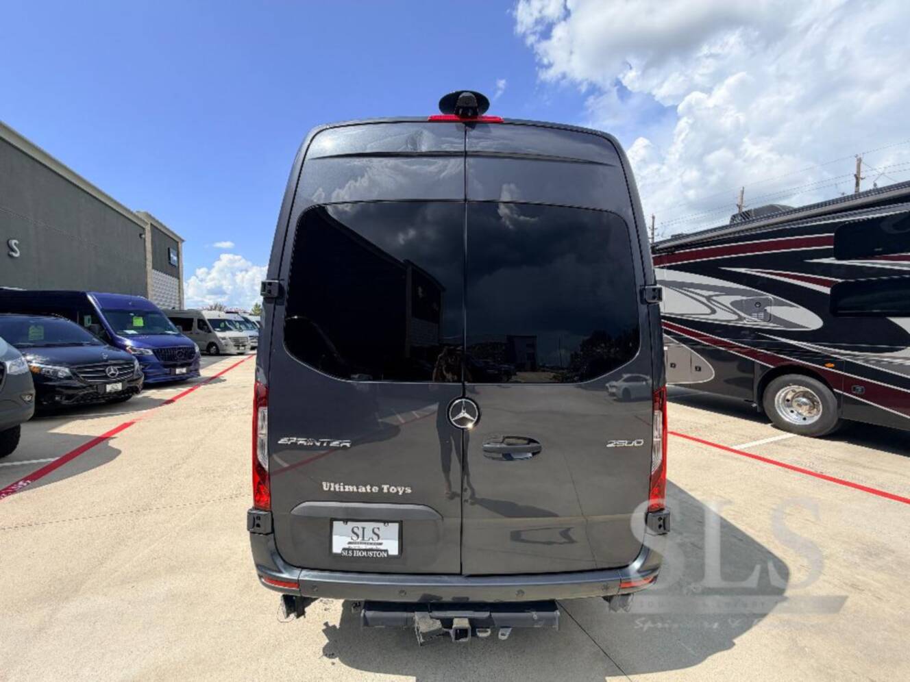 A photo of this 2024 Midwest Automotive Designs Luxe Cruiser D4