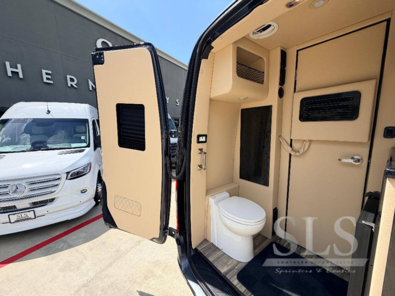 A photo of this 2024 Midwest Automotive Designs Luxe Cruiser D4