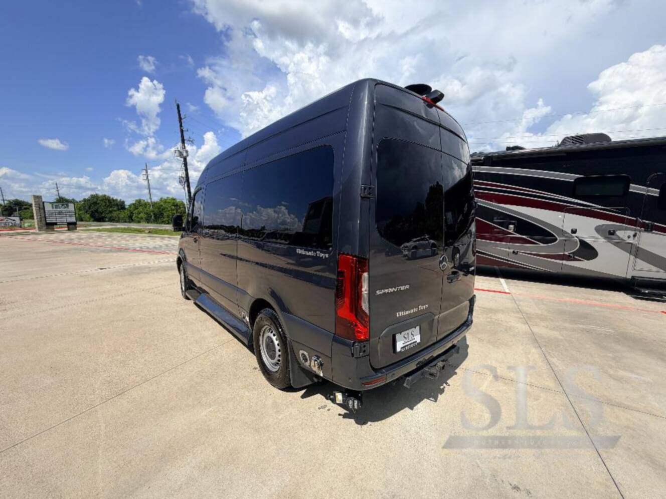 A photo of this 2024 Midwest Automotive Designs Luxe Cruiser D4