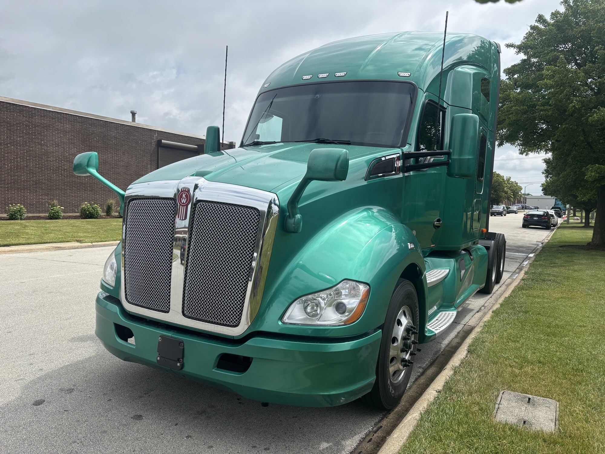 2022 KENWORTH T680 in Wyoming, MI