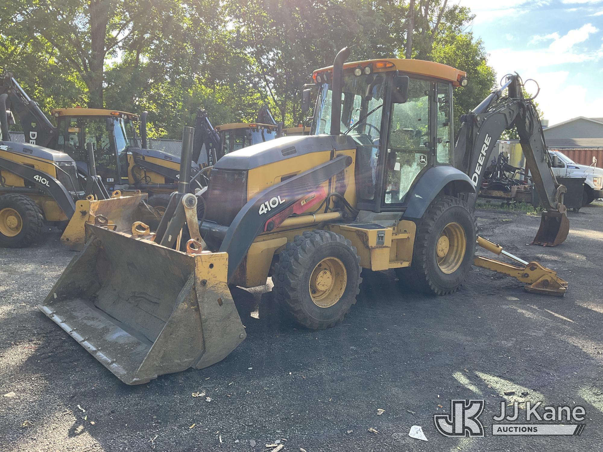 2018 John Deere 410L 4x4 in Branchville, NJ