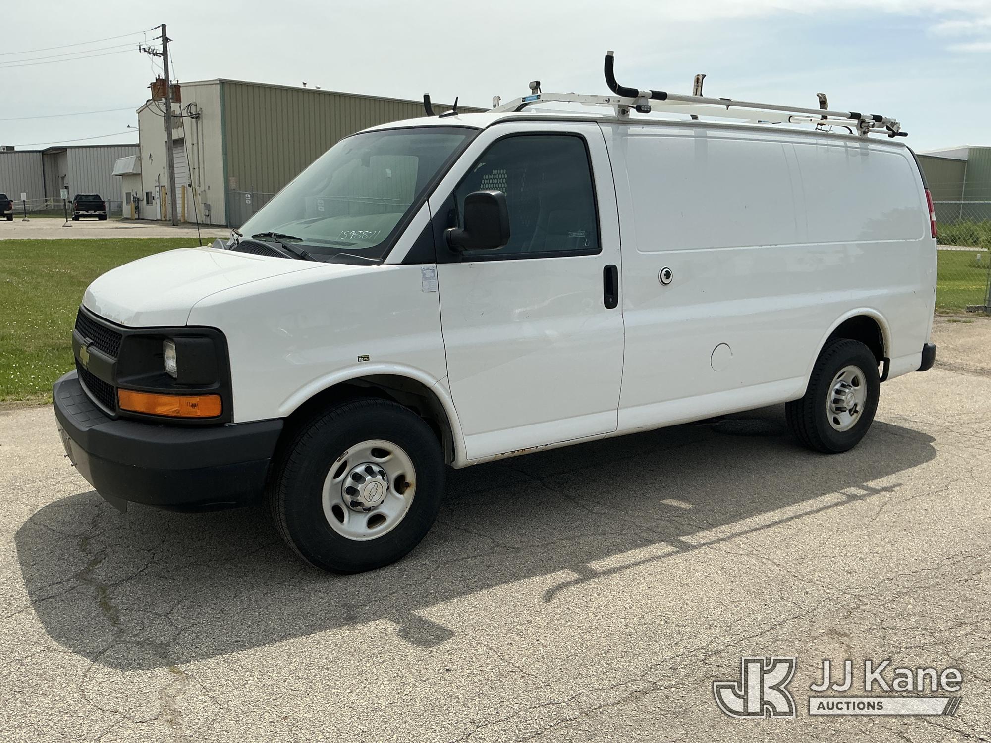 2015 CHEVROLET Express G2500 in Neenah, WI