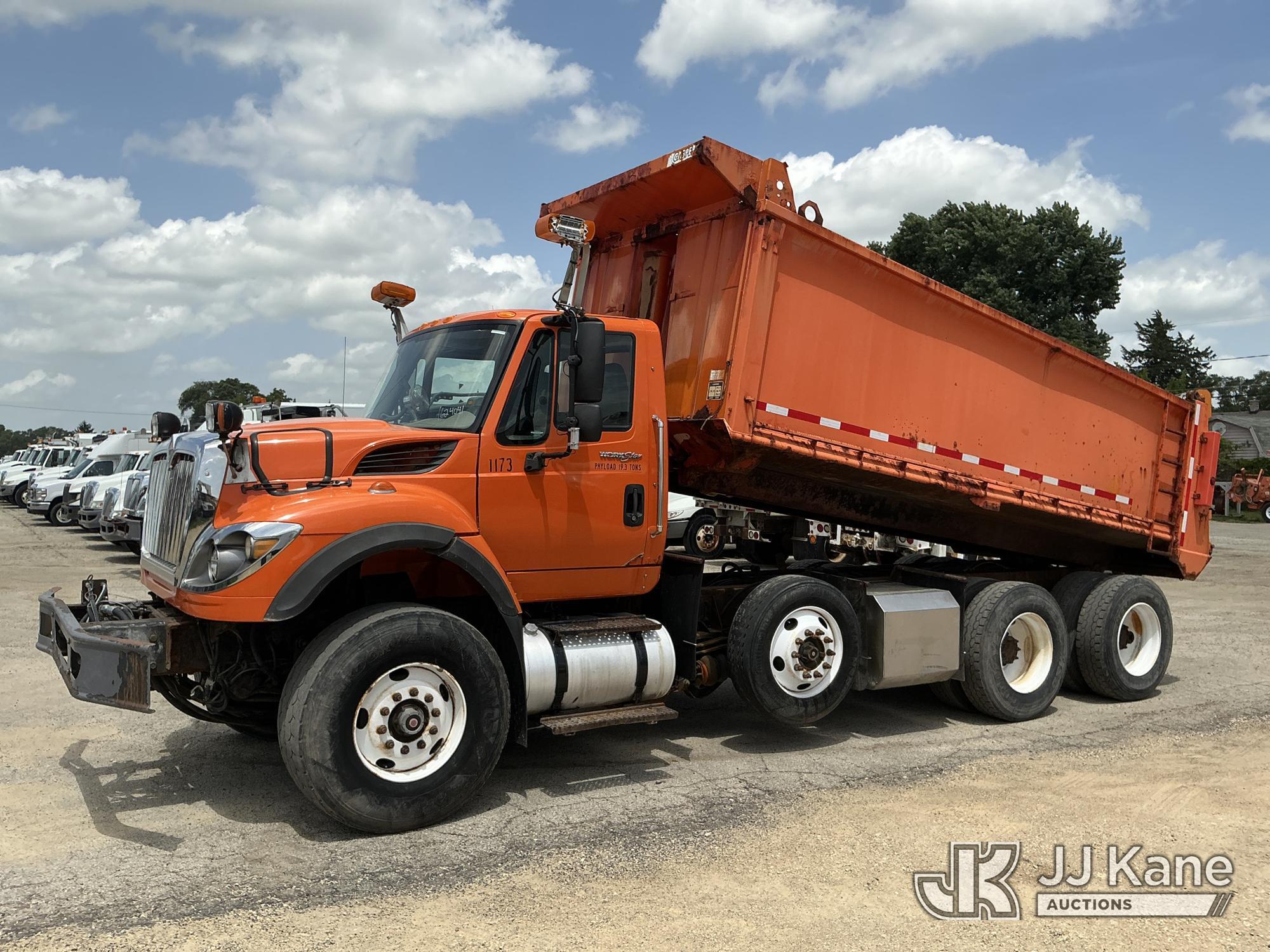 2010 International 7600 in South Beloit, IL