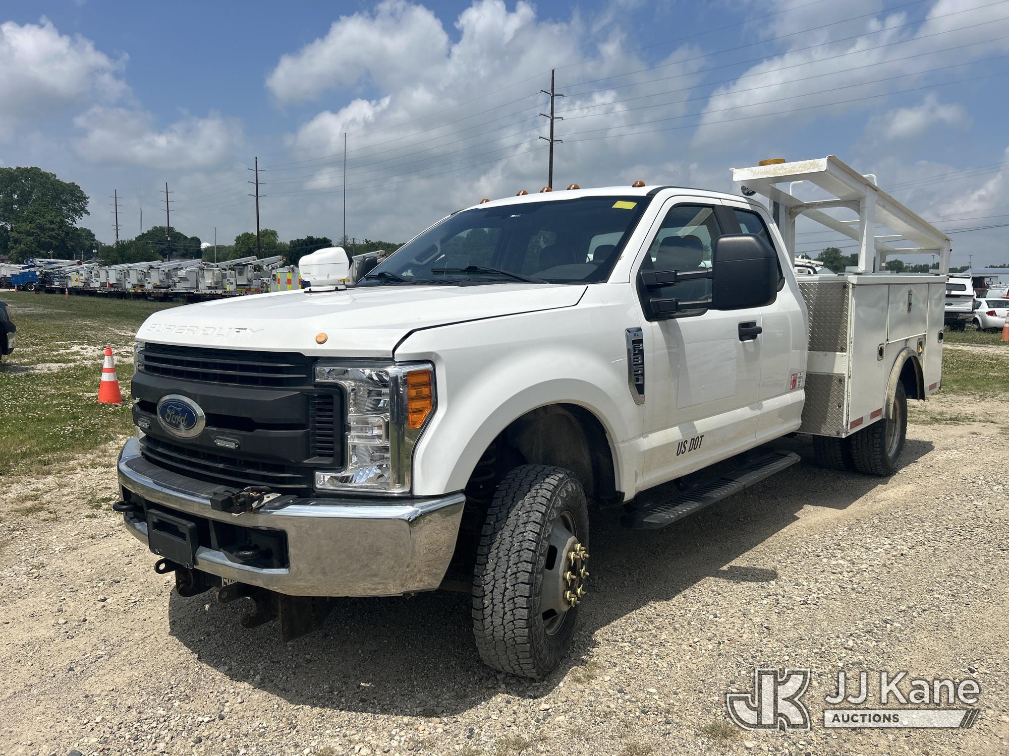 2017 FORD F-350 in Charlotte, MI