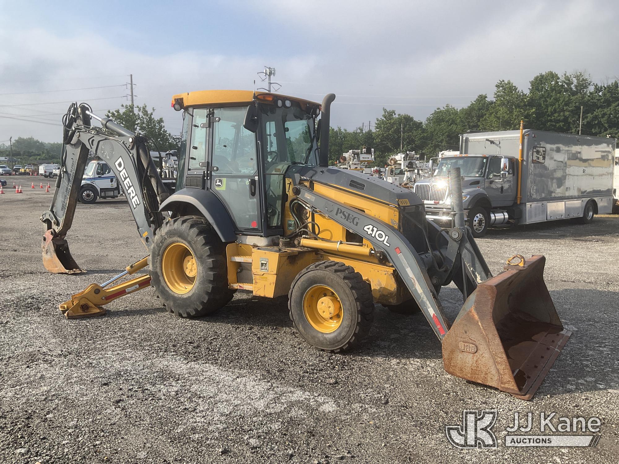 2016 John Deere 410L 4x4 in Plymouth Meeting, PA
