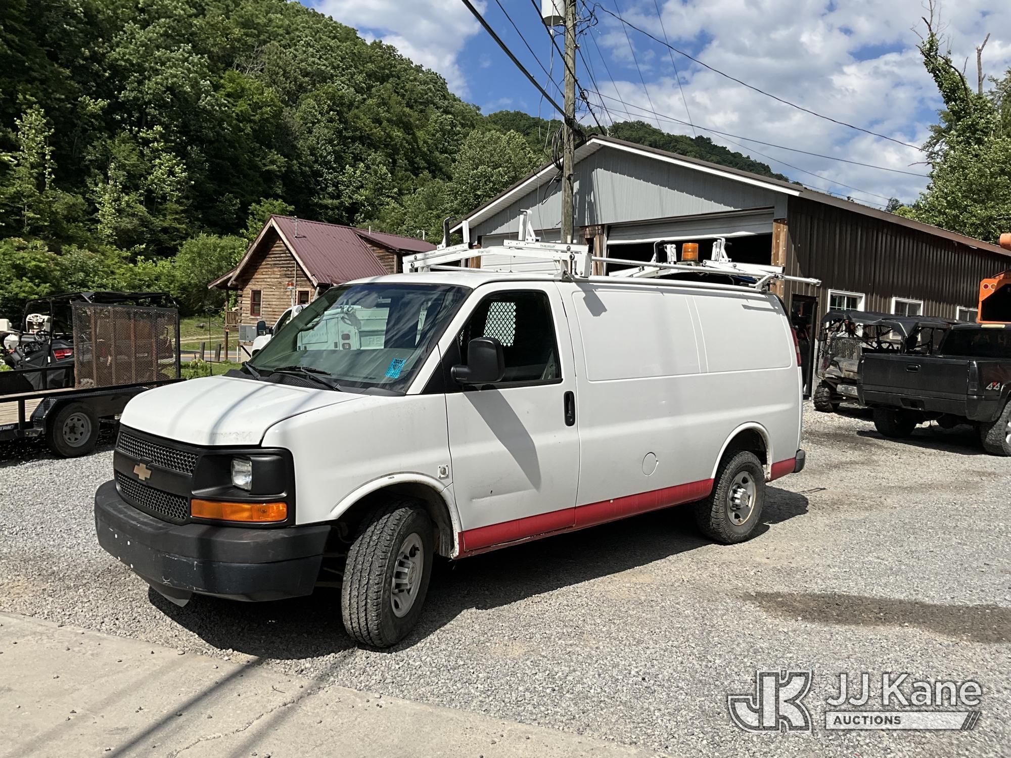 2011 CHEVROLET Express G2500 in Hanover, WV