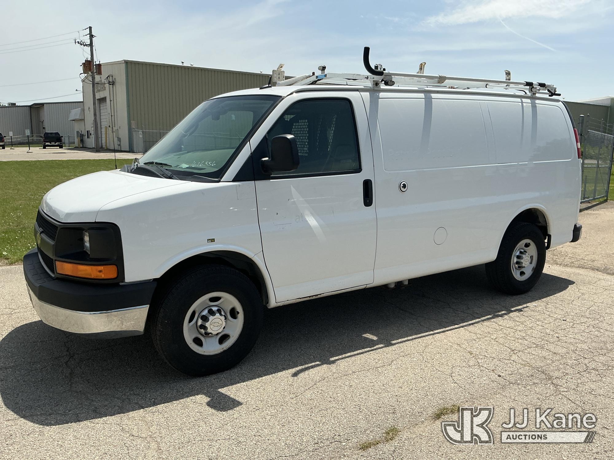 2015 CHEVROLET Express G2500 in Neenah, WI