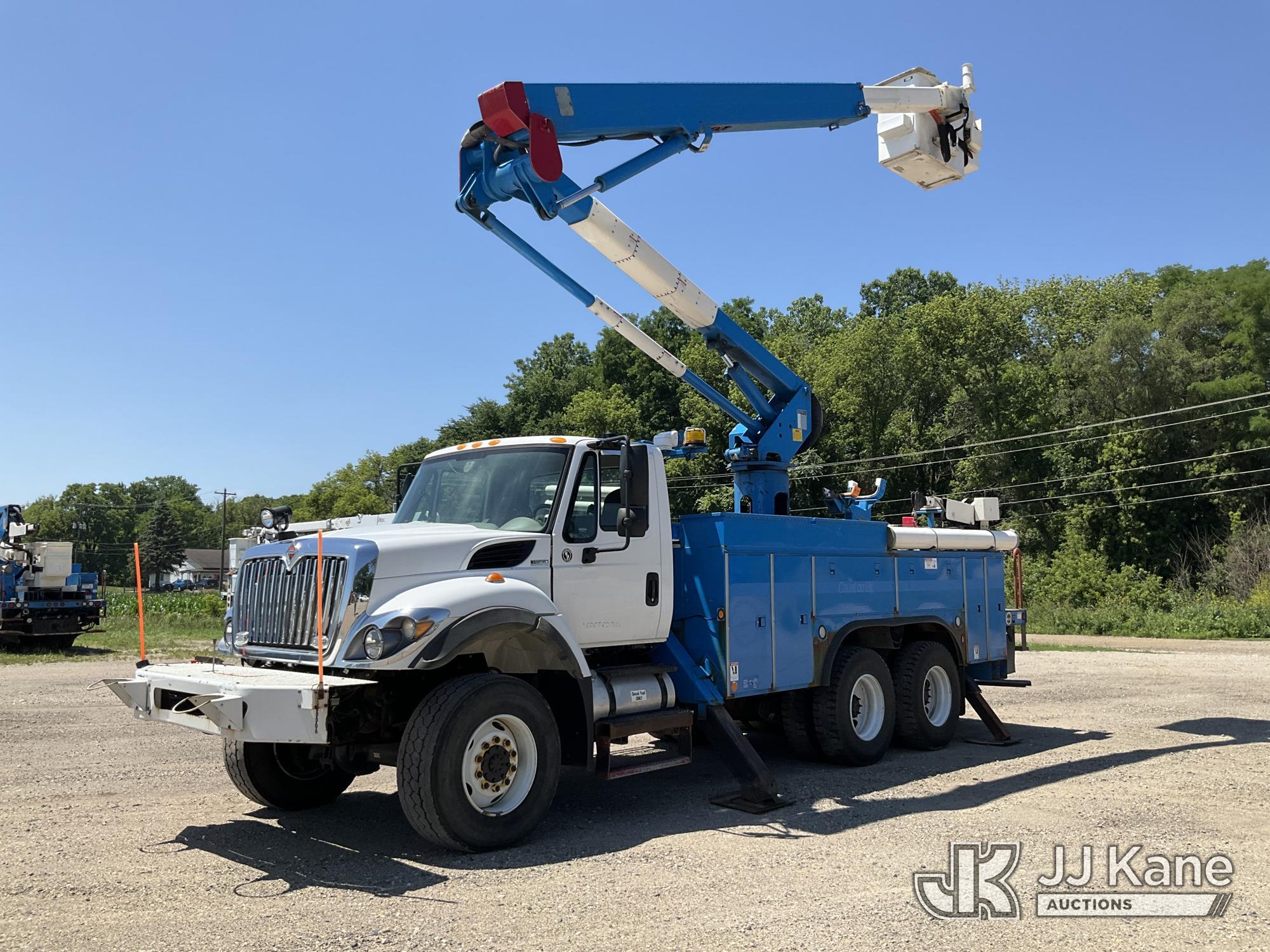 2015 INTERNATIONAL 7400 in Charlotte, MI