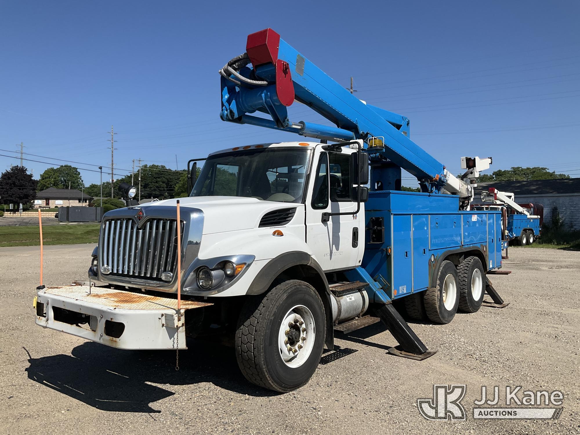 2015 INTERNATIONAL 7400 in Charlotte, MI
