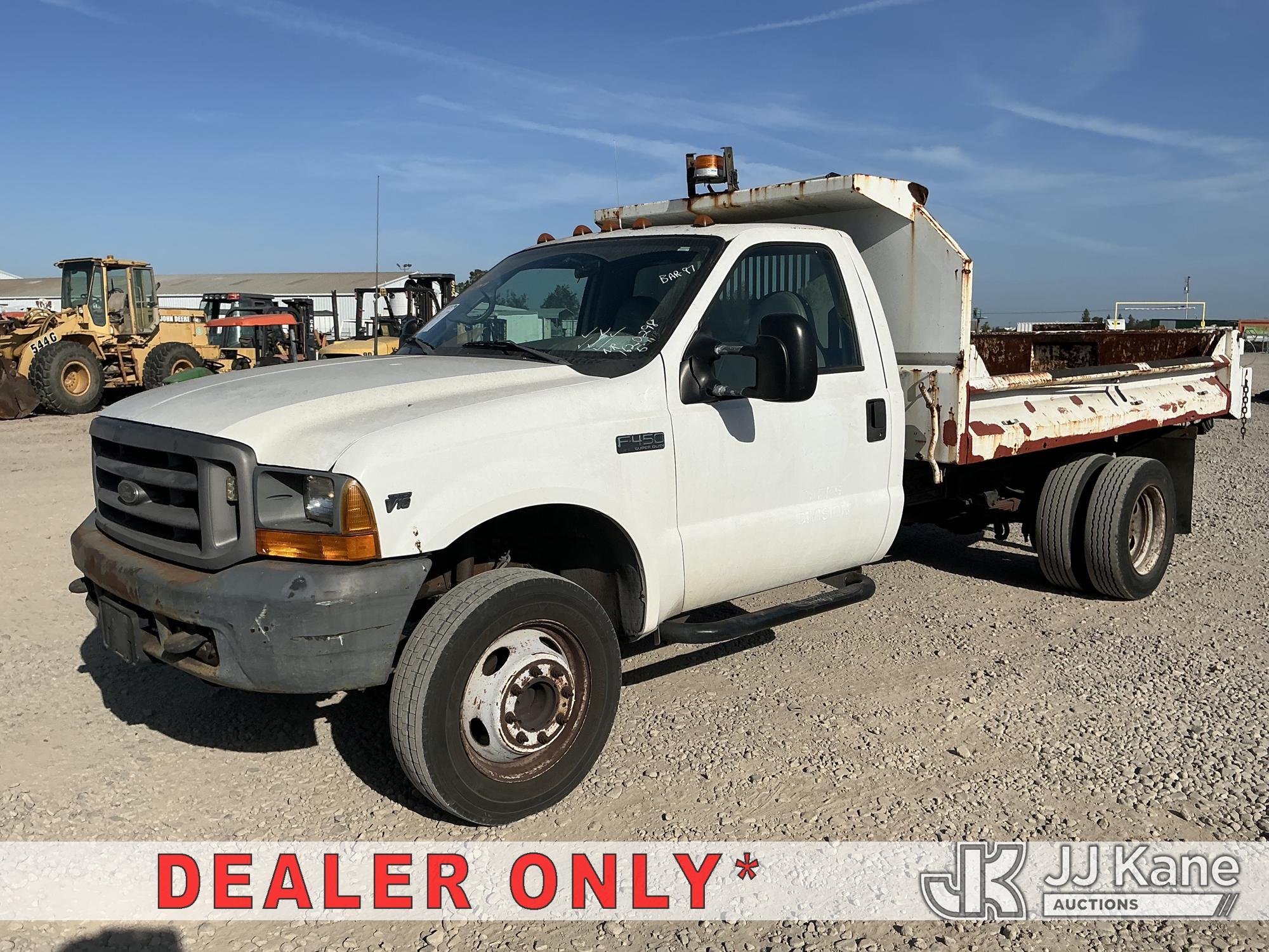 2000 Ford F-450 SD in Dixon, CA