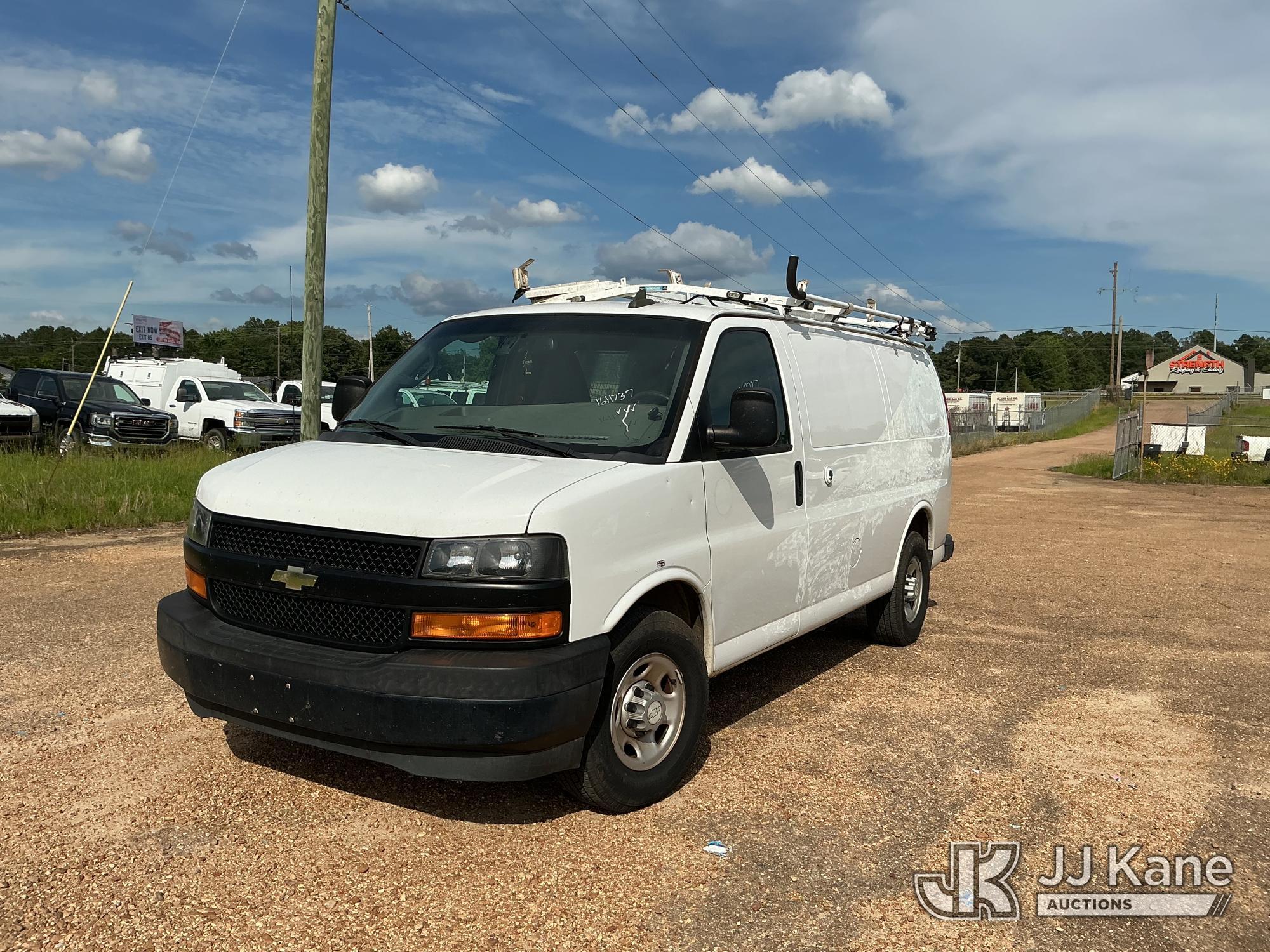 2018 CHEVROLET Express G2500 in Byram, MS