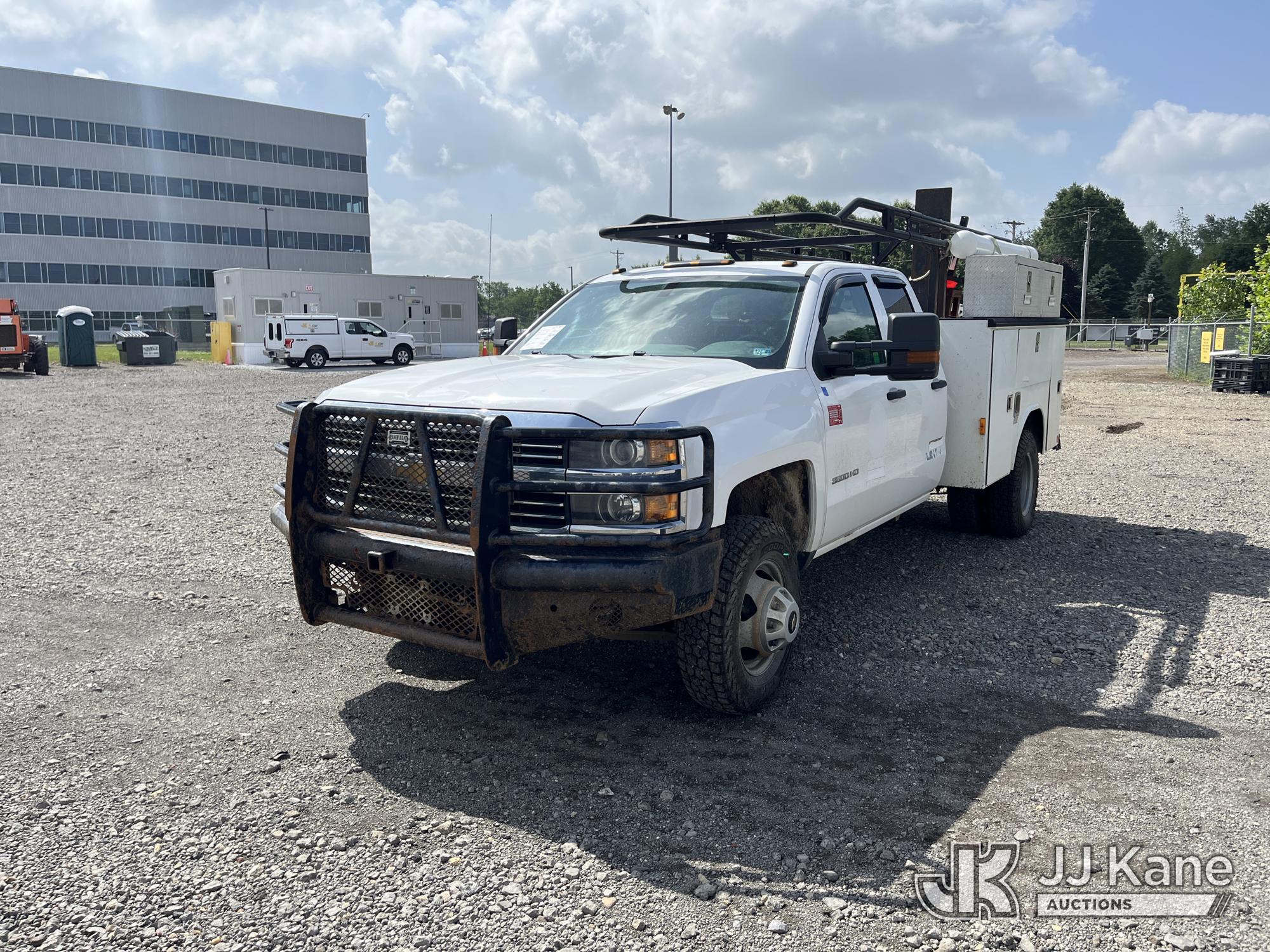2015 Chevrolet Silverado 3500HD in Louisville, OH