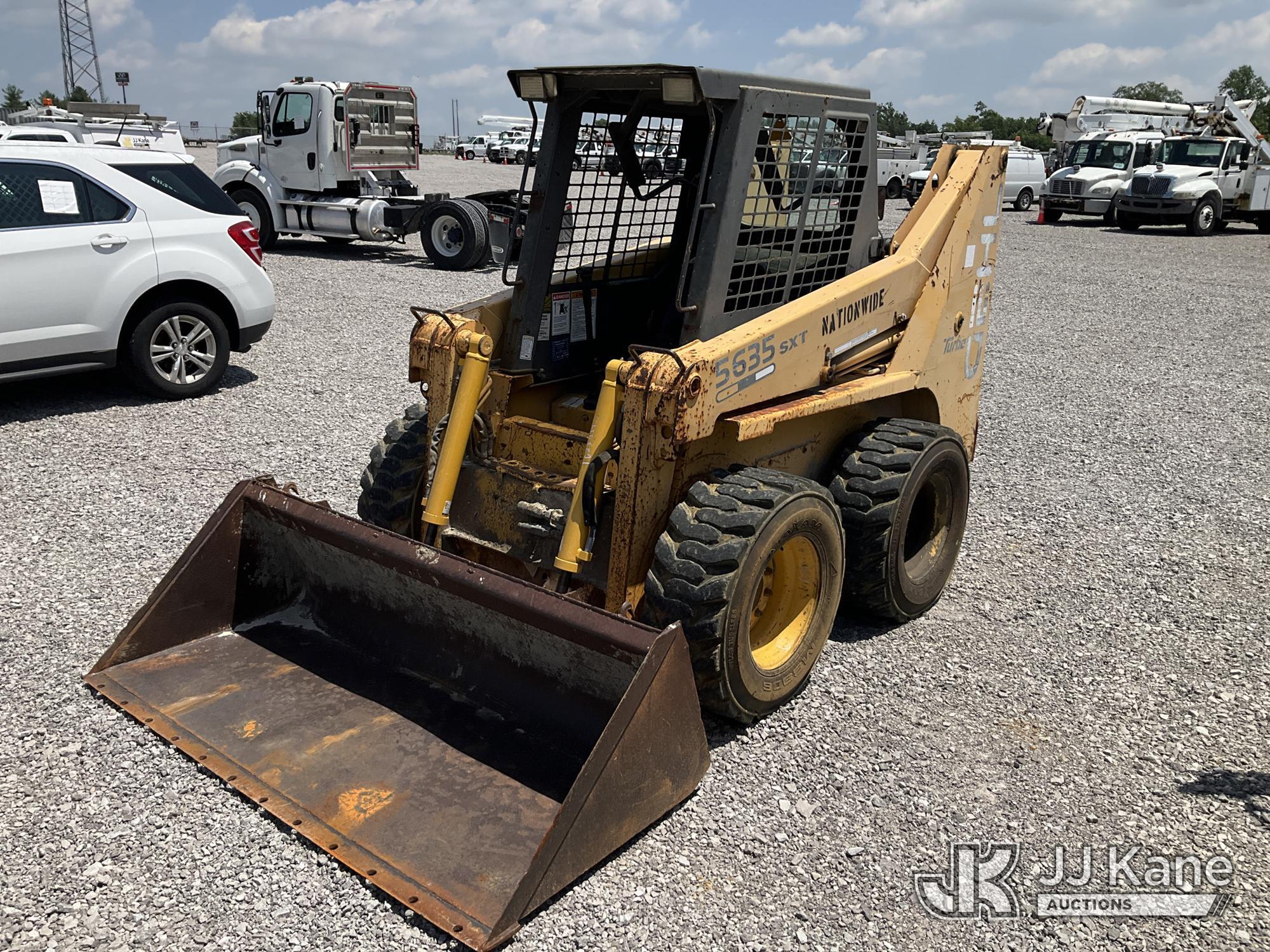 1999 Gehl sl56-6635 in Verona, KY