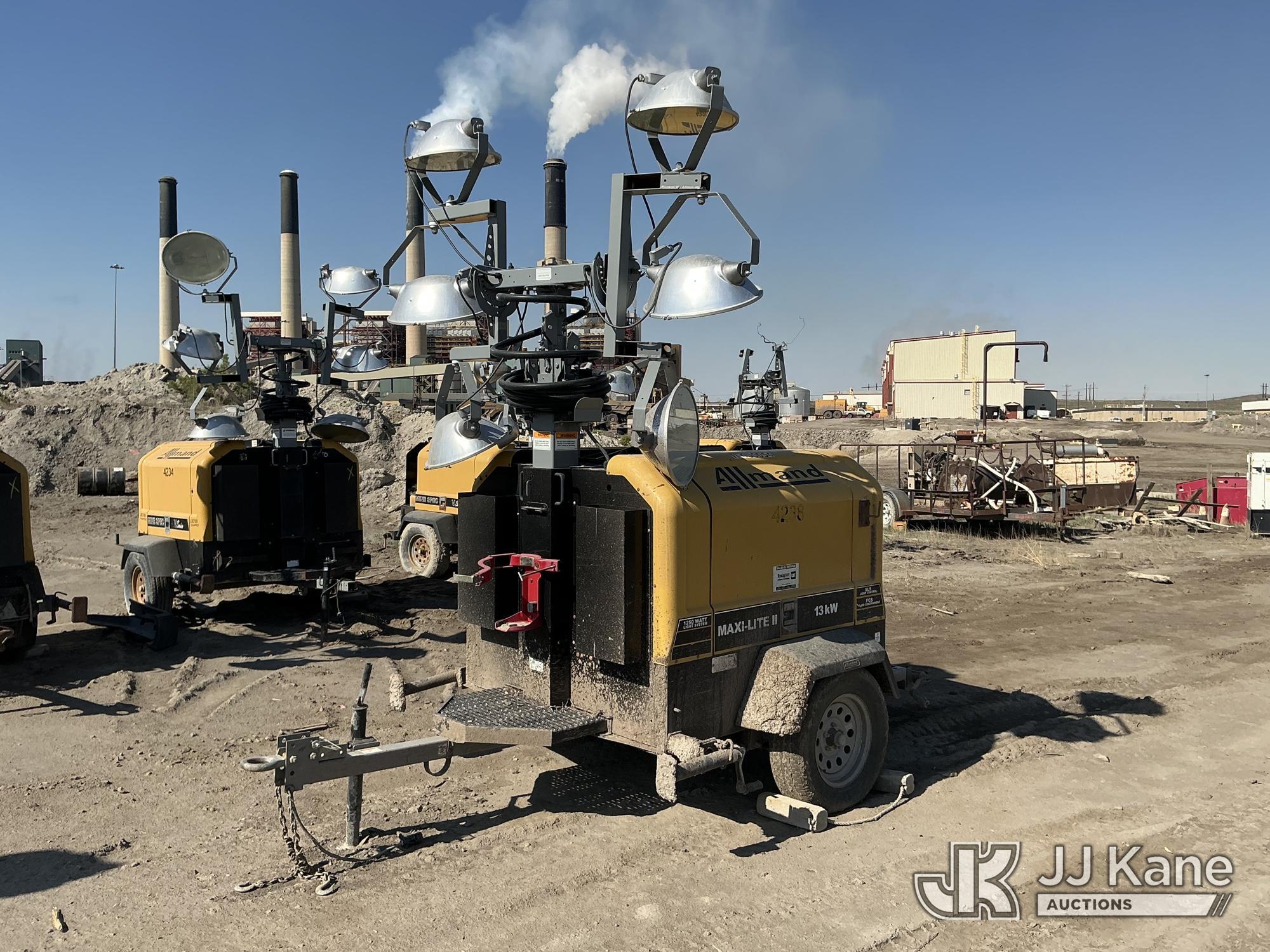 2013 Allmand Maxi-Lite II in Point Of Rocks, WY