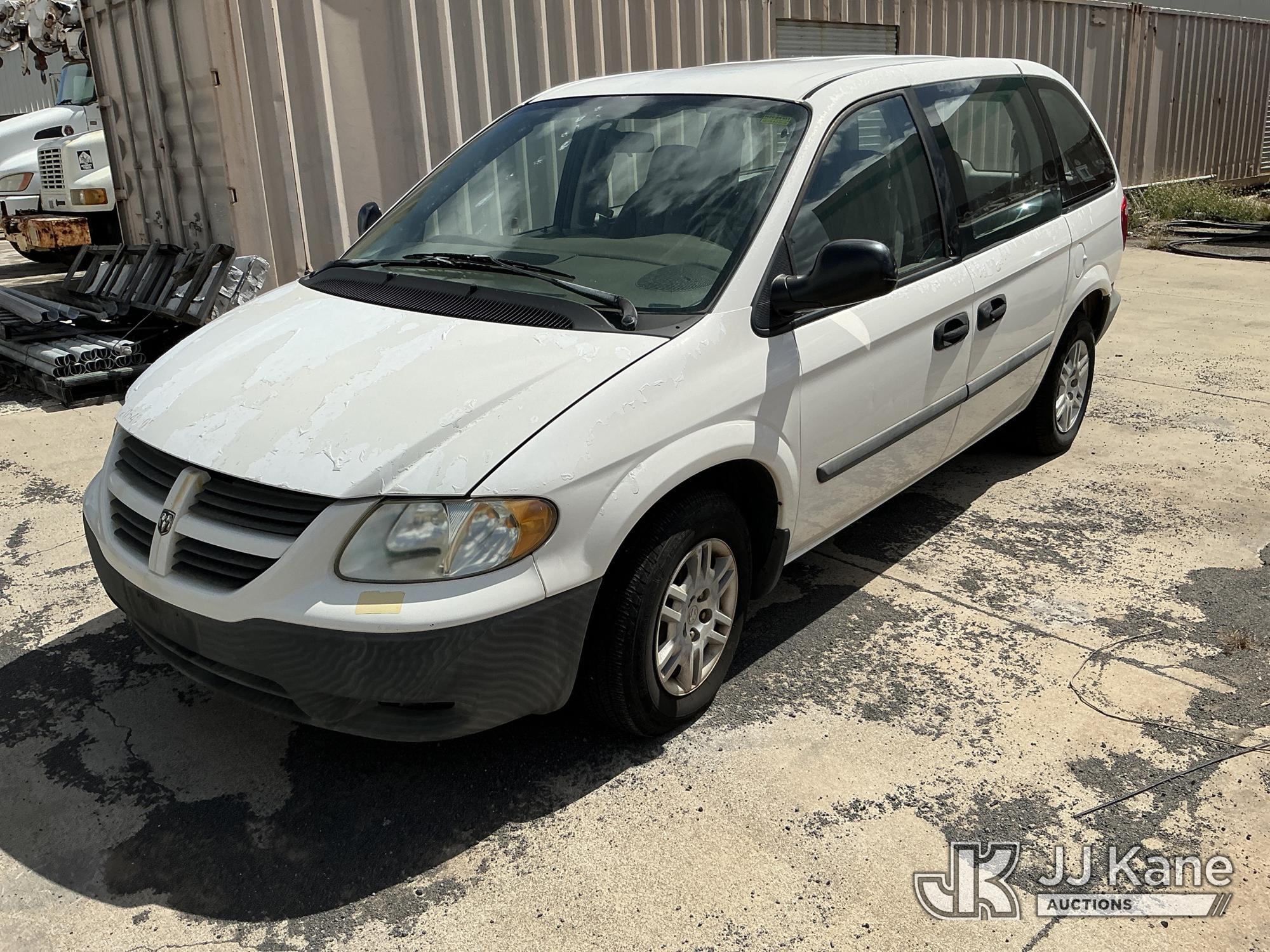 2005 DODGE CARAVAN in Kahului, HI