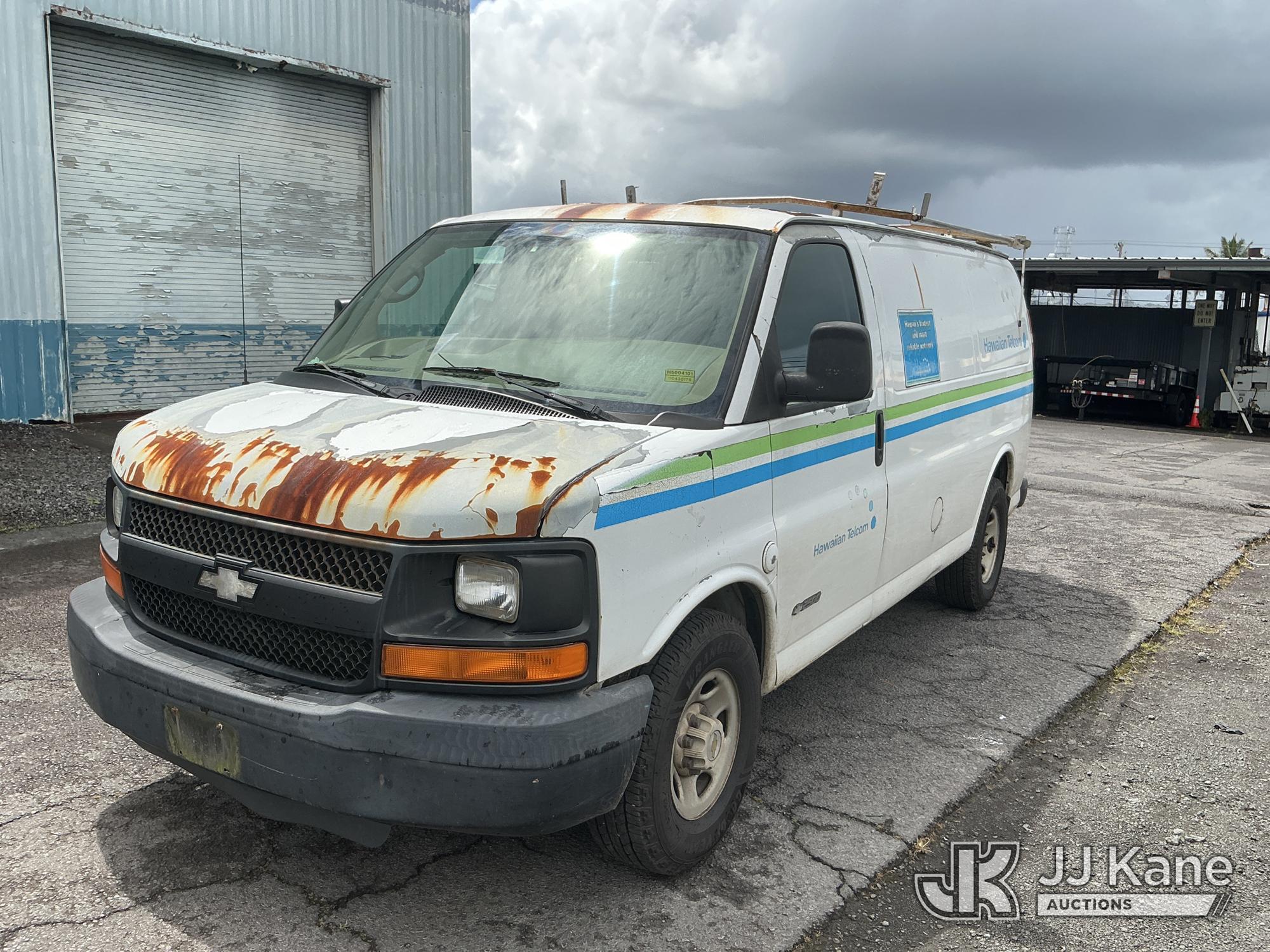 2004 CHEVROLET Express G2500 in Hilo, HI