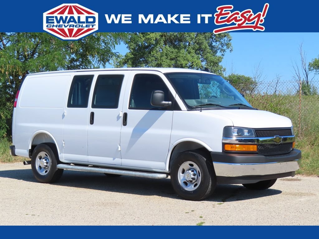 2025 CHEVROLET Express Cargo Van in Oconomowoc, WI